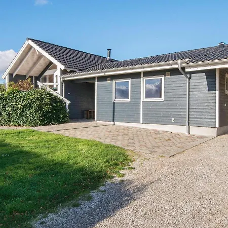 Four-bedroom Holiday In 16 * Ebeltoft