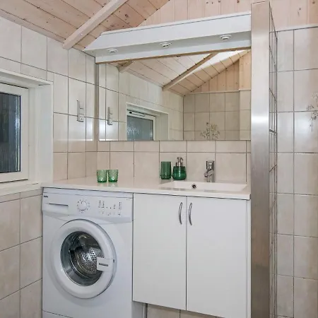 Four-bedroom Holiday In 16 * Ebeltoft