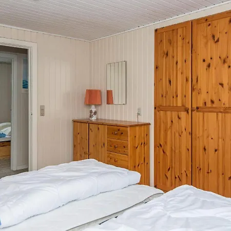 Four-bedroom Holiday In 16 Сasa de vacaciones Ebeltoft