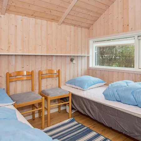 Сasa de vacaciones Four-bedroom Holiday In 16 *